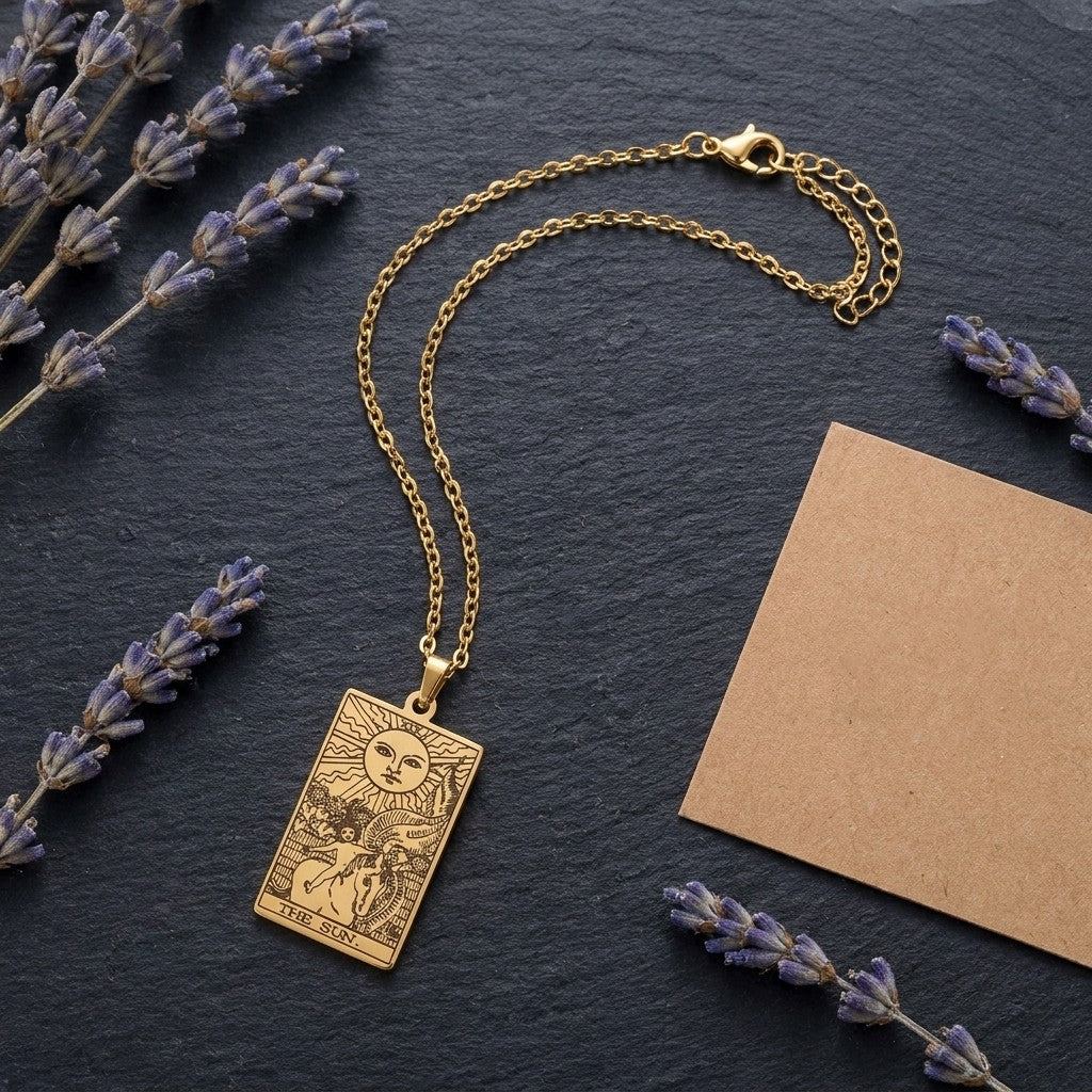 Major Arcana Tarot Card Necklace - what's in the box